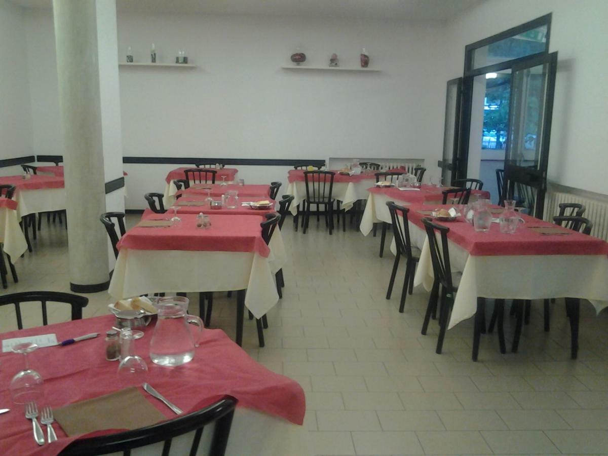 Hotel Otello Punta Marina Exterior photo