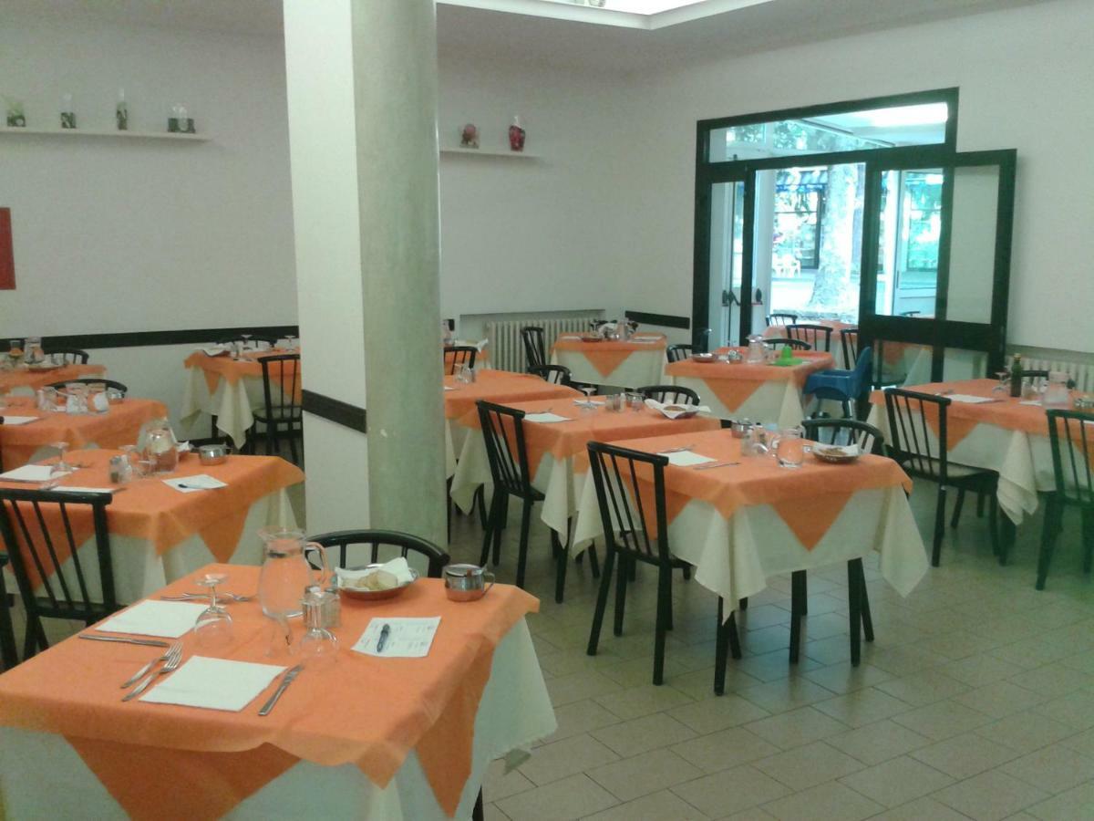 Hotel Otello Punta Marina Exterior photo