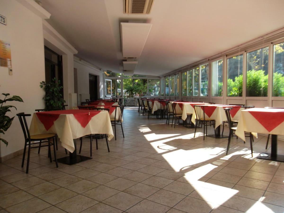 Hotel Otello Punta Marina Exterior photo
