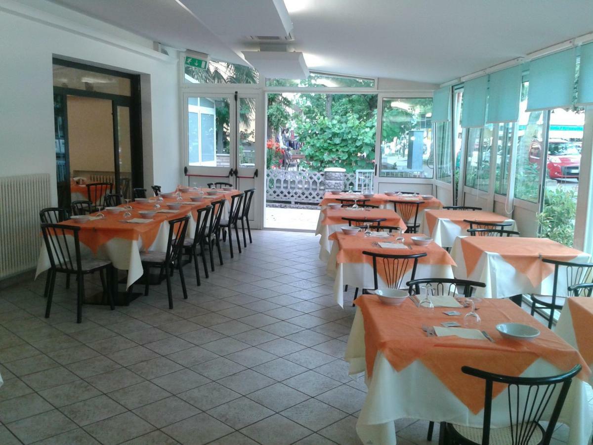 Hotel Otello Punta Marina Exterior photo